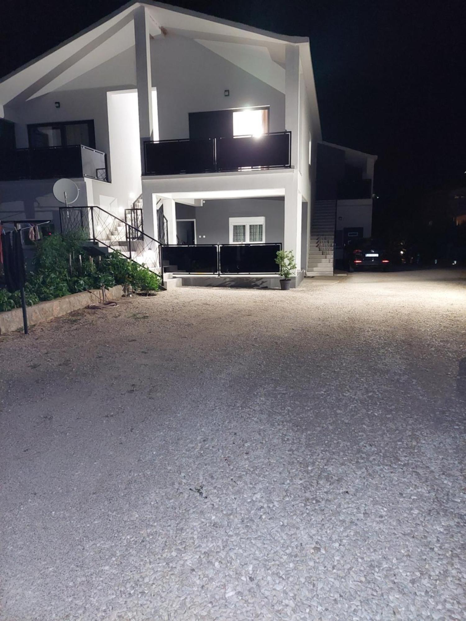 סטאריגרד-פקלניצה Apartmani Karla Paklenica מראה חיצוני תמונה